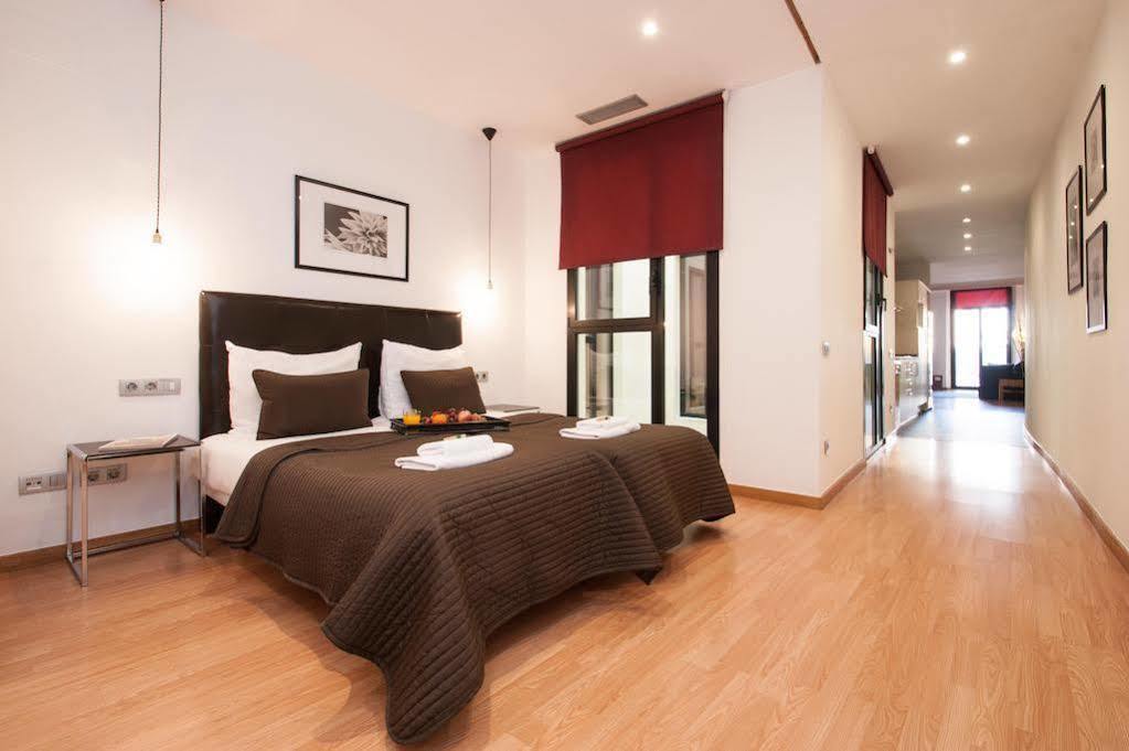 Short Stay Group Liceu Serviced Apartments Barcelona Exterior photo
