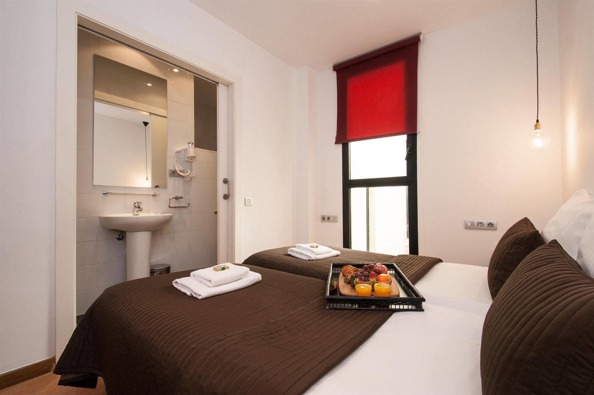 Short Stay Group Liceu Serviced Apartments Barcelona Exterior photo
