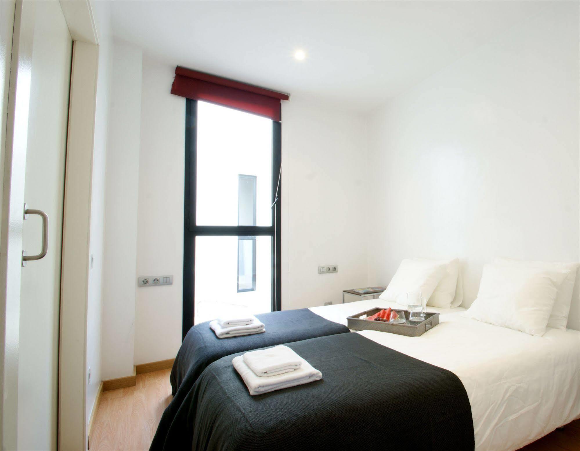Short Stay Group Liceu Serviced Apartments Barcelona Exterior photo