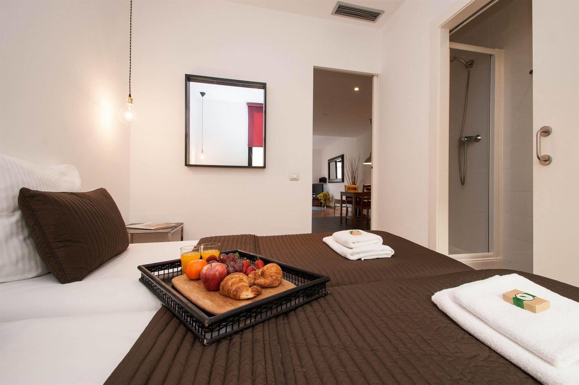 Short Stay Group Liceu Serviced Apartments Barcelona Exterior photo