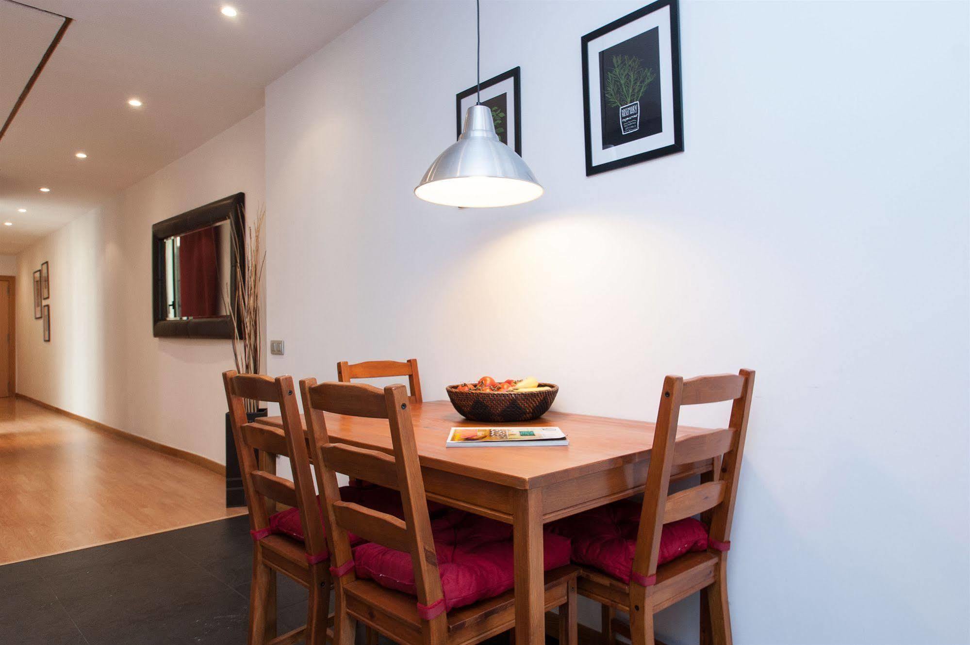Short Stay Group Liceu Serviced Apartments Barcelona Exterior photo