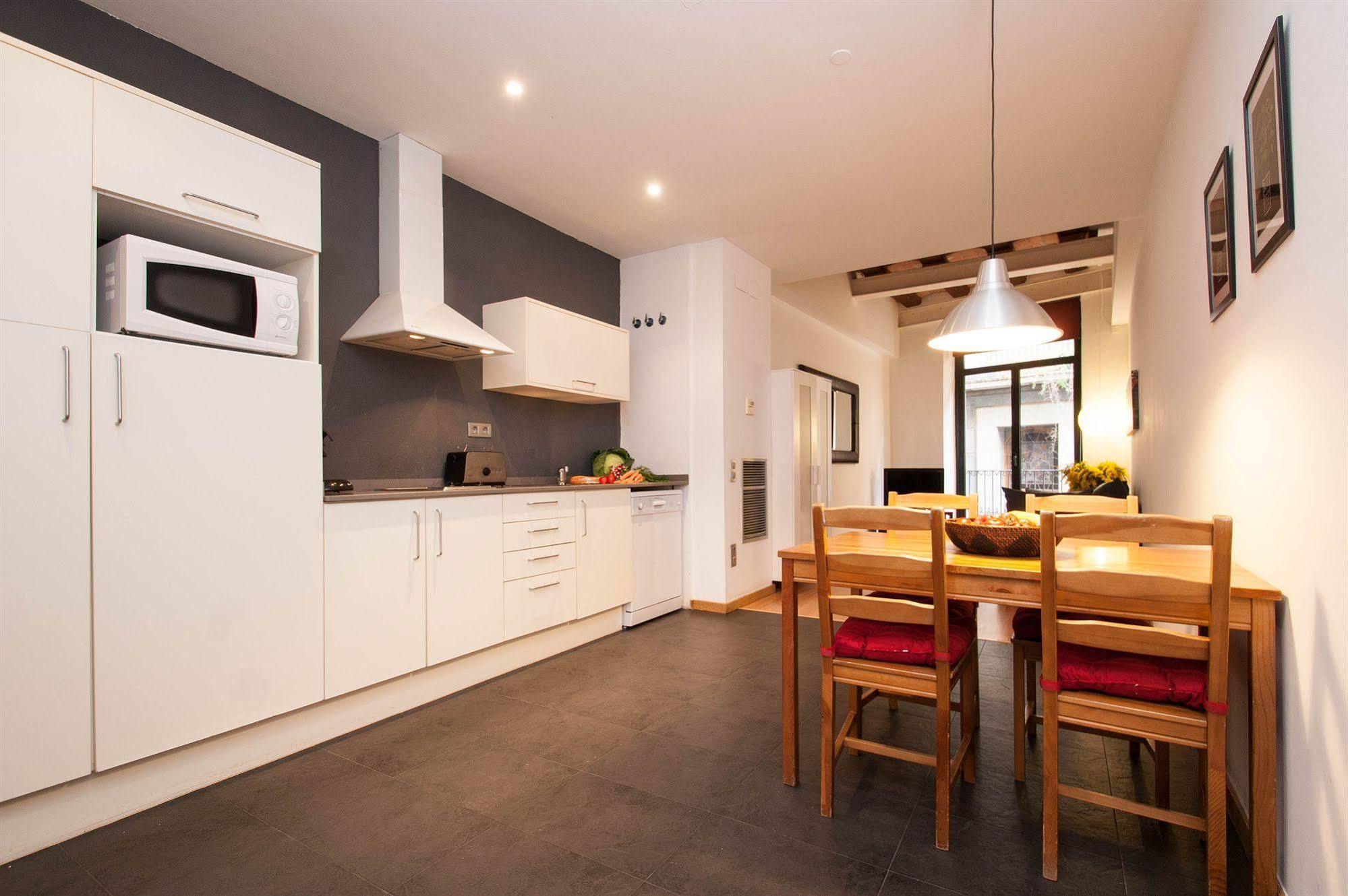 Short Stay Group Liceu Serviced Apartments Barcelona Exterior photo