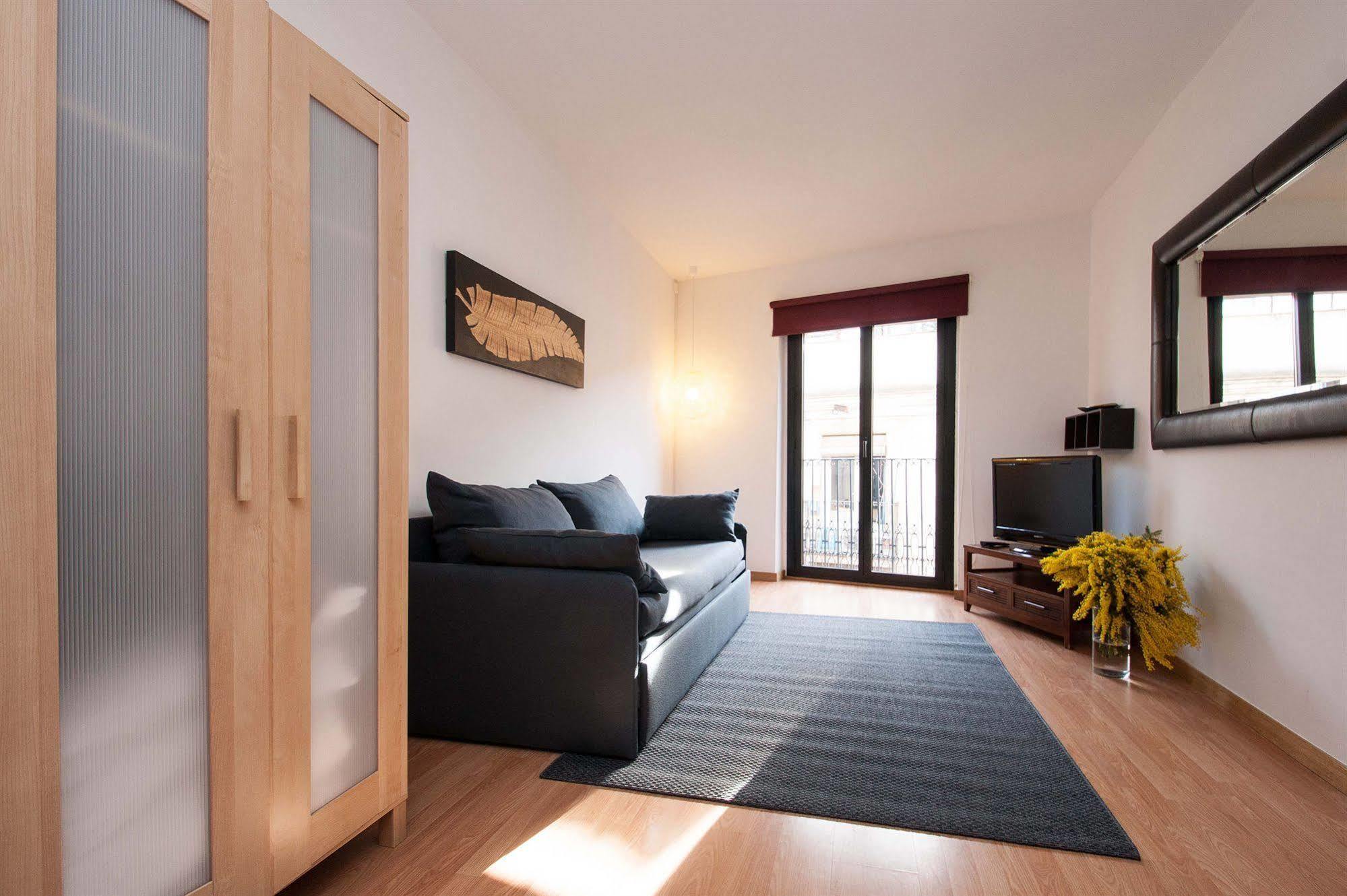 Short Stay Group Liceu Serviced Apartments Barcelona Exterior photo