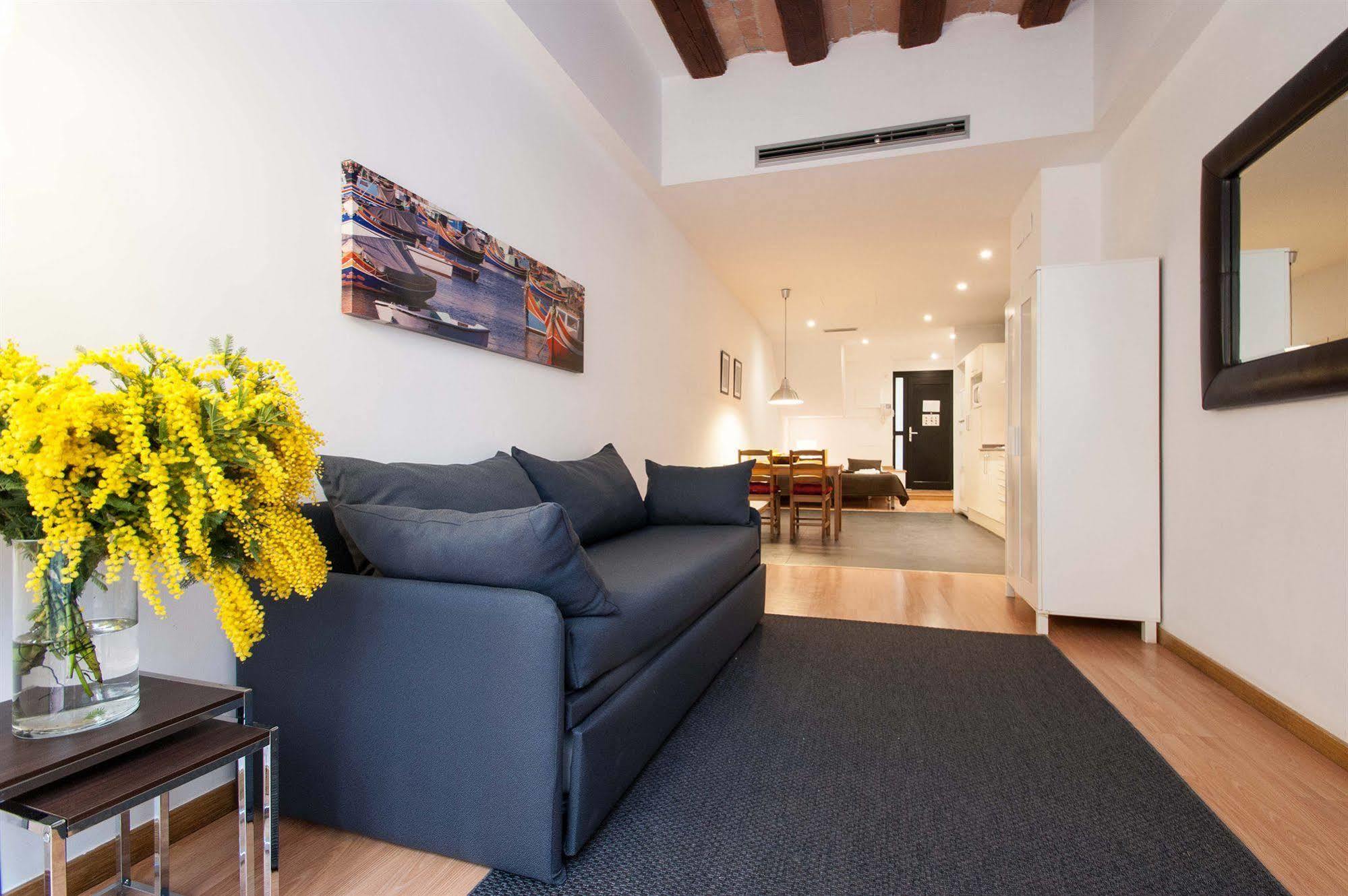 Short Stay Group Liceu Serviced Apartments Barcelona Exterior photo