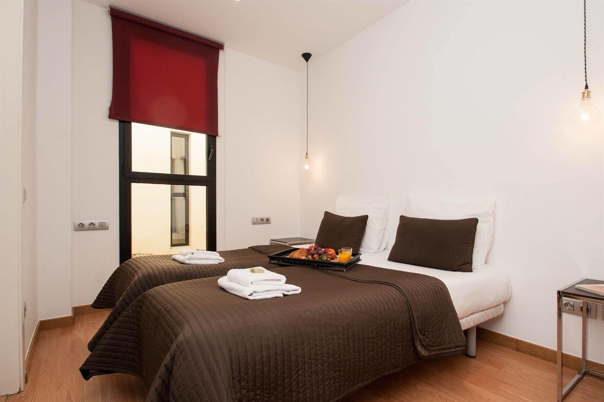 Short Stay Group Liceu Serviced Apartments Barcelona Exterior photo